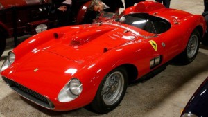 Un Ferrari 335S Spider Scaglietti 1957 es subastado en $35, 711,359 de dólares.