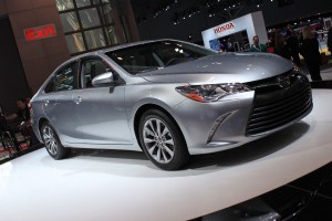 Toyota Camry 2016: exitoso, seguro, deportivo y dinámico.