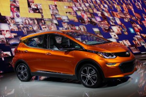 Opel Ampera-e 2017: más práctico y barato que otro eléctrico.