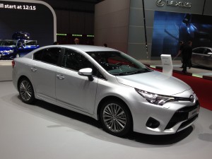 Toyota Avensis 2016: espacio, eficiencia y placer de conducción.
