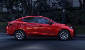 Mazda 2 Sedán 2022: Mejor estilo y más tecnología
