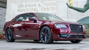 Chrysler 300C 2023: Una edición limitada de despedida con un potente motor V8 HEMI.