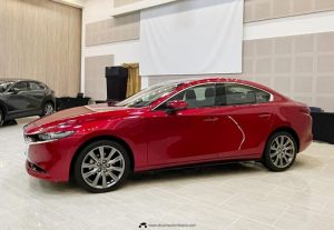 Mazda3 Sedán 2023: Más seguro, más equipado y nueva versión Carbon Edition.